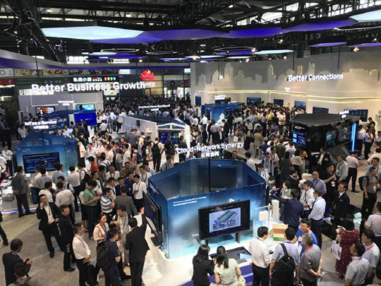 27일부터 29일까지 사흘간 중국 상하이에서 아시아 최대 이동통신 박람회인 '모바일 월드 콩그레스(MWC) 2018 상하이'가 열린다. 현지 전시관 모습.  화웨이 제공